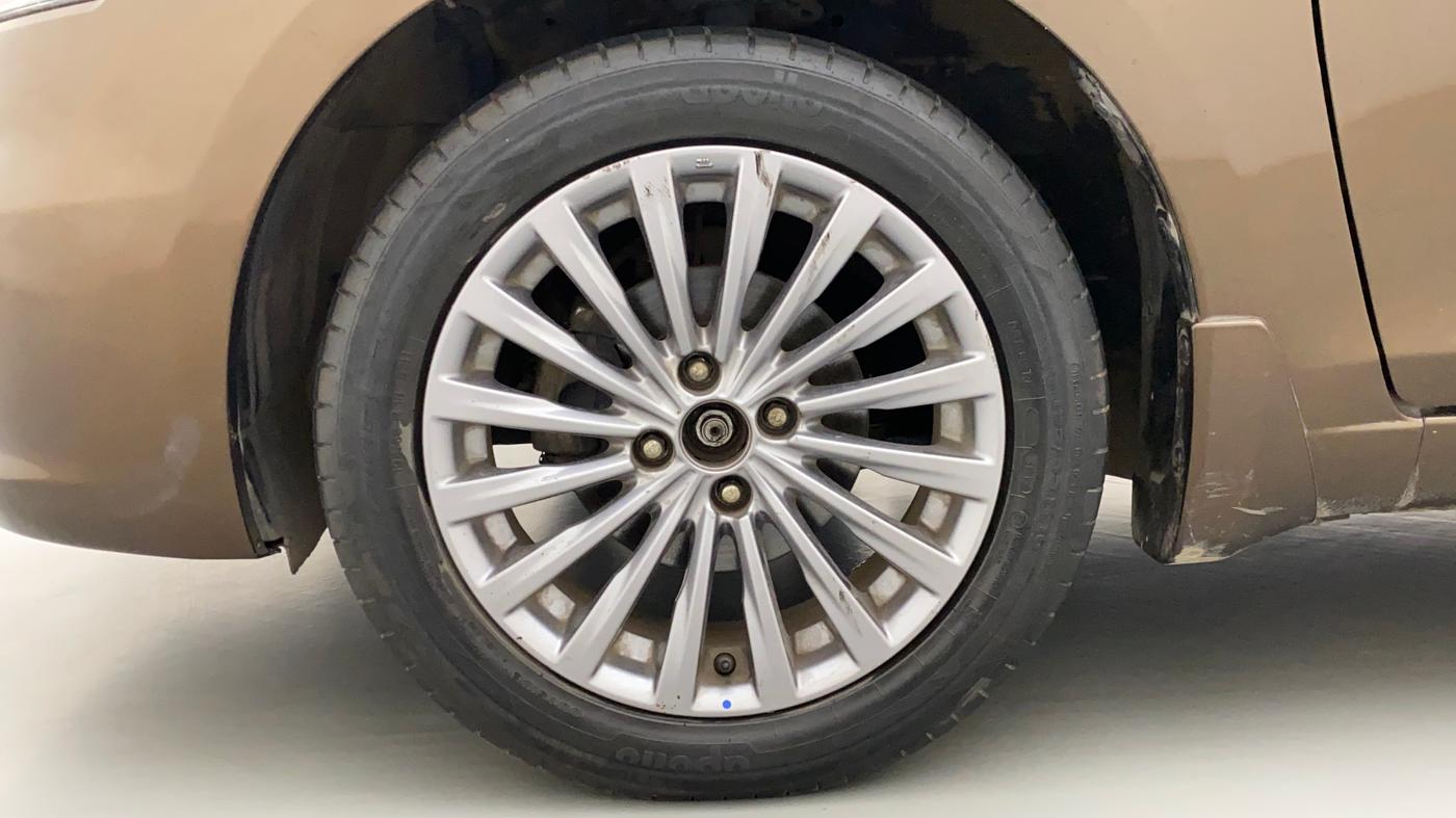 2017 Maruti Ciaz ALPHA  AT 1.4  PETROL, CNG, Automatic, 83,022 km, Left Front Wheel