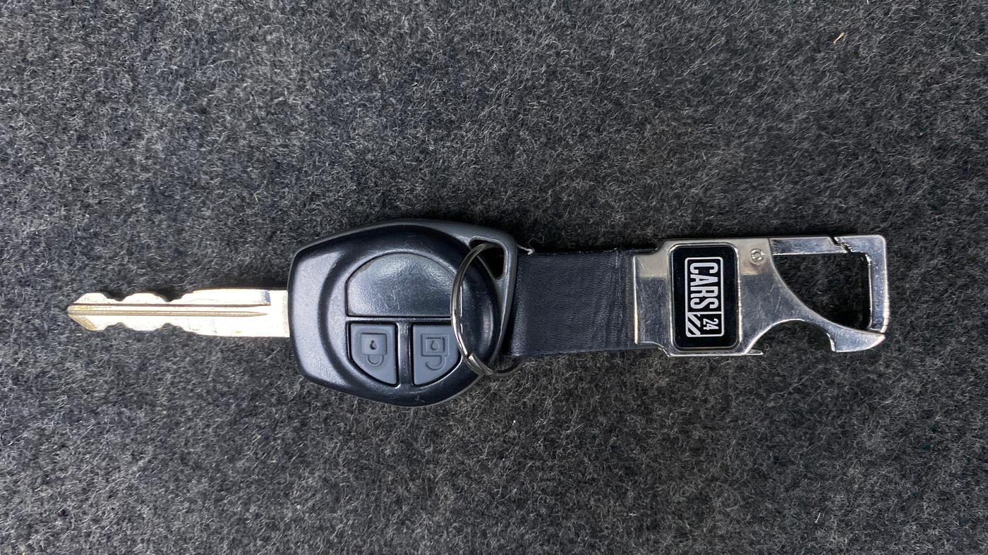2014 Maruti Swift VXI D, Petrol, Manual, 63,114 km, Key Close Up