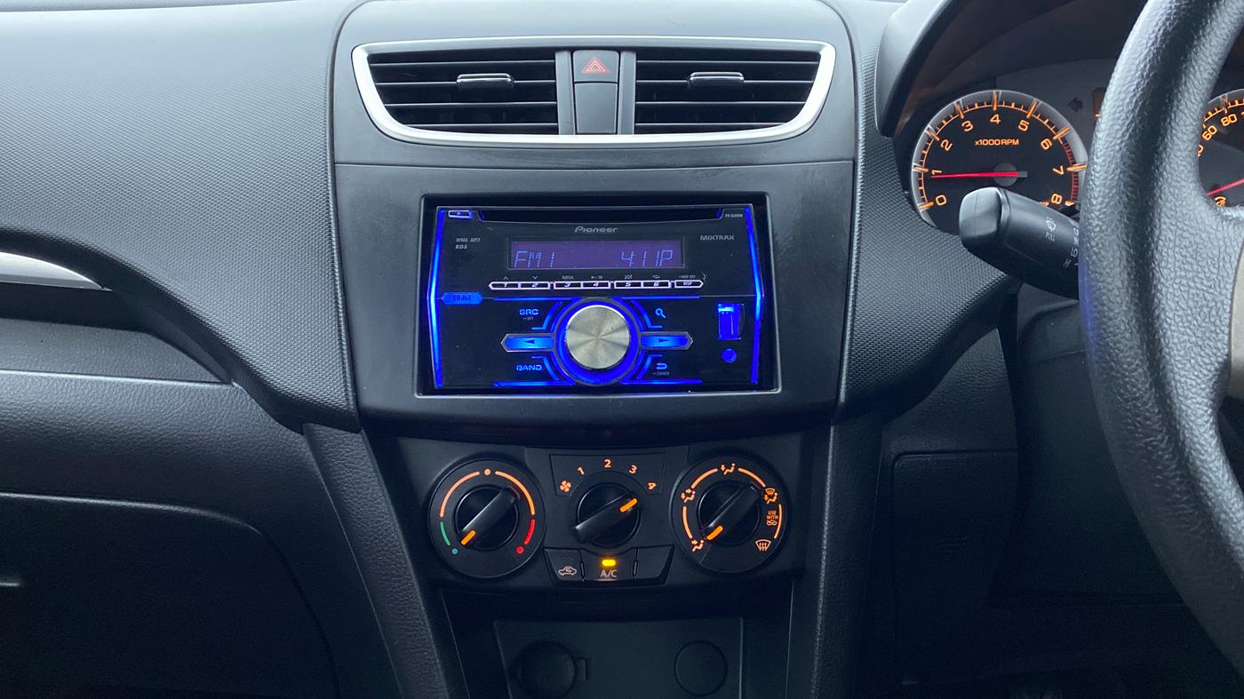 2014 Maruti Swift VXI D, Petrol, Manual, 63,114 km, Air Conditioner