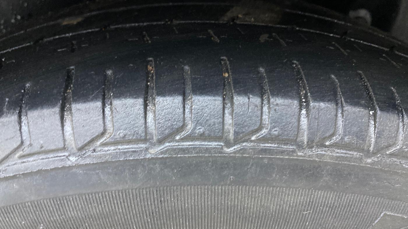 2018 Maruti Ertiga ZXI+, Petrol, Manual, 1,12,233 km, Left Rear Tyre Tread