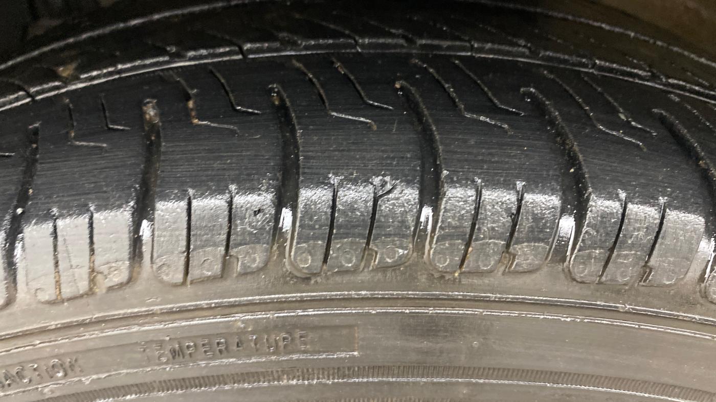 2018 Maruti Ertiga ZXI+, Petrol, Manual, 1,12,233 km, Left Front Tyre Tread