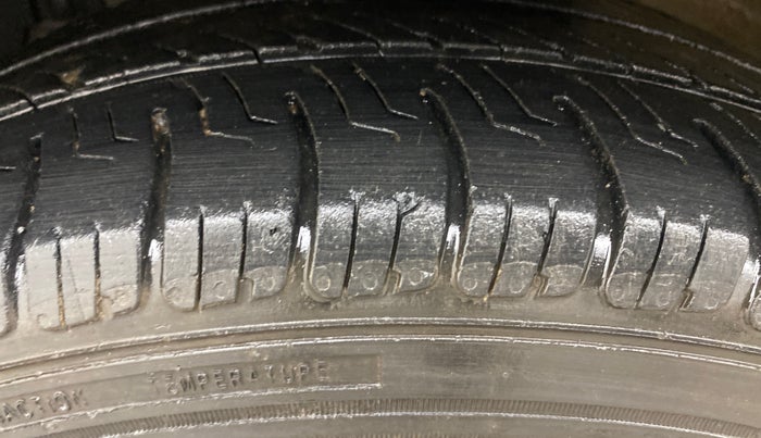 2018 Maruti Ertiga ZXI+, Petrol, Manual, 1,12,233 km, Left Front Tyre Tread