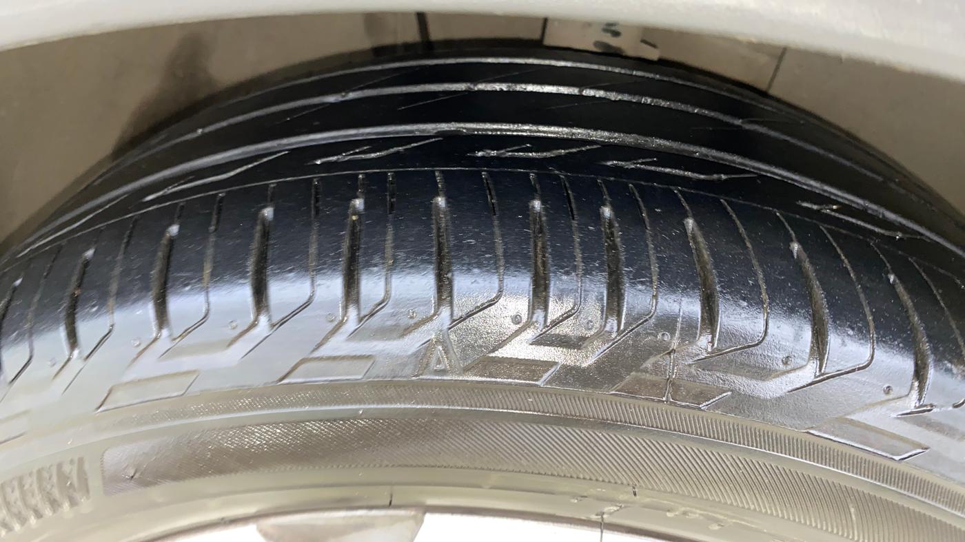 2022 Volkswagen TAIGUN TOPLINE 1.0 TSI AT, Petrol, Automatic, 55,428 km, Right Front Tyre Tread