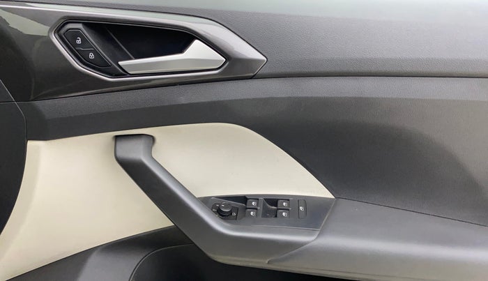 2022 Volkswagen TAIGUN TOPLINE 1.0 TSI AT, Petrol, Automatic, 55,400 km, Driver Side Door Panels Control