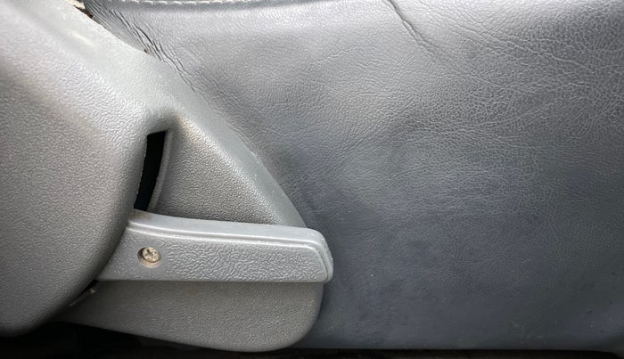 2015 Maruti Alto 800 LXI CNG, CNG, Manual, 72,059 km, Driver Side Adjustment Panel