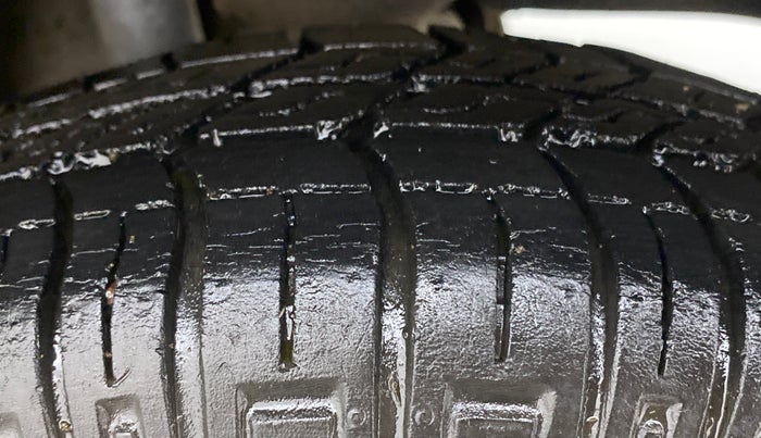 2015 Maruti Alto 800 LXI CNG, CNG, Manual, 72,059 km, Left Rear Tyre Tread