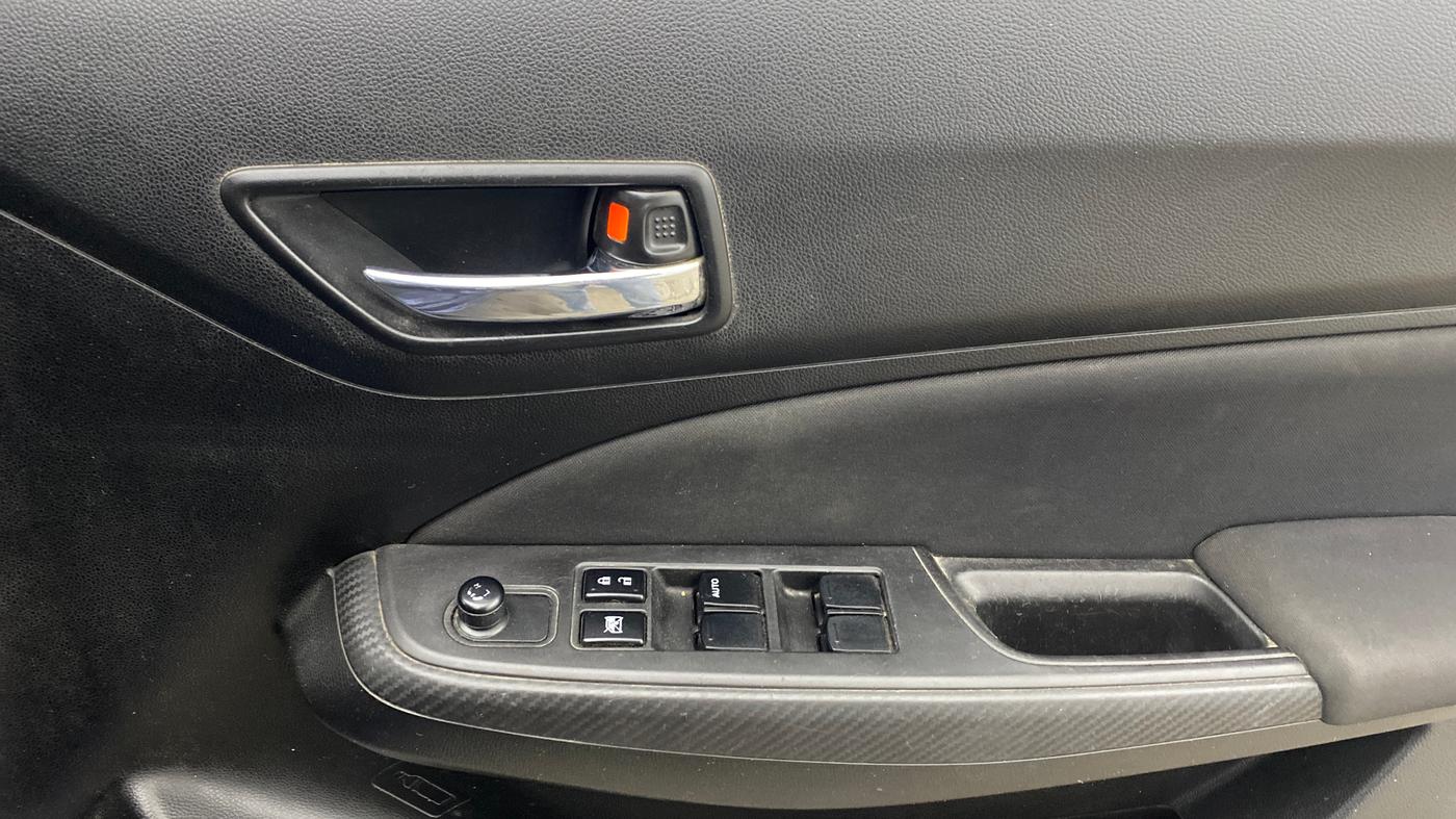 2019 Maruti Swift VXI AMT, CNG, Automatic, 1,12,721 km, Driver Side Door Panels Control