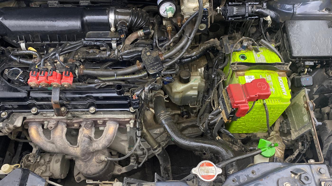 2019 Maruti Swift VXI AMT, CNG, Automatic, 1,12,721 km, Engine View - Left