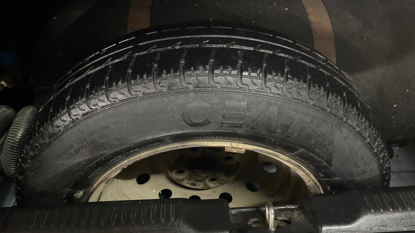 2019 Maruti Swift VXI AMT, CNG, Automatic, 1,12,721 km, Spare Tyre