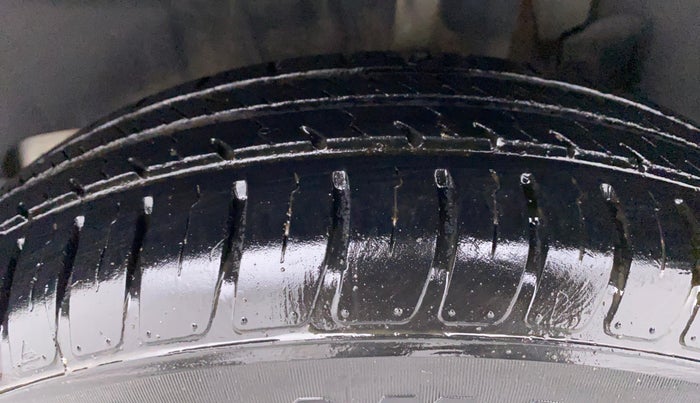 2019 Maruti Swift VXI AMT D, Petrol, Automatic, 12,396 km, Left Rear Tyre Tread