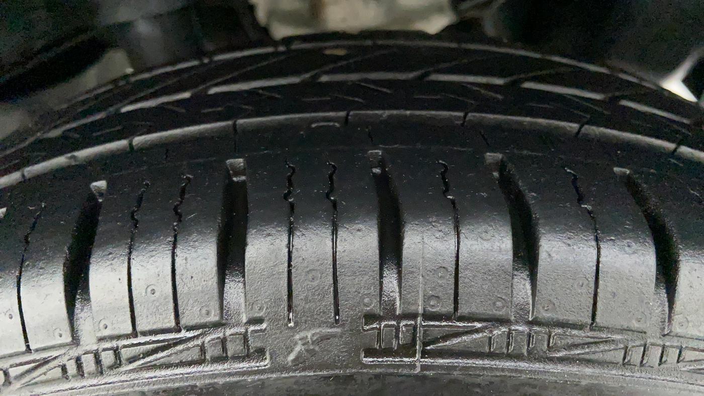 2017 Hyundai Eon D LITE PLUS, Petrol, Manual, 14,771 km, Left Rear Tyre Tread