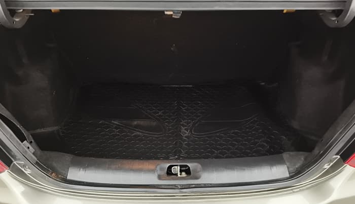 2016 Maruti Swift Dzire VXI, Petrol, Manual, 33,263 km, Boot Inside