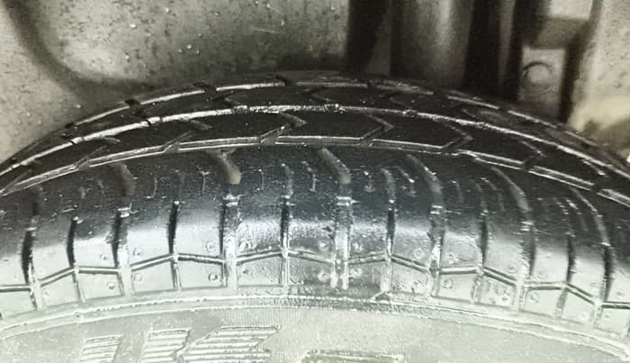 2016 Maruti Swift Dzire VXI, Petrol, Manual, 33,263 km, Left Rear Tyre Tread