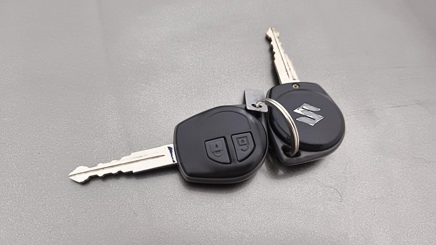 2016 Maruti Swift Dzire VXI, Petrol, Manual, 33,263 km, Key Close Up