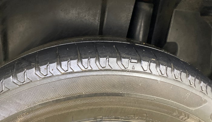2018 Maruti Ertiga ZXI+, Petrol, Manual, 87,458 km, Left Rear Tyre Tread