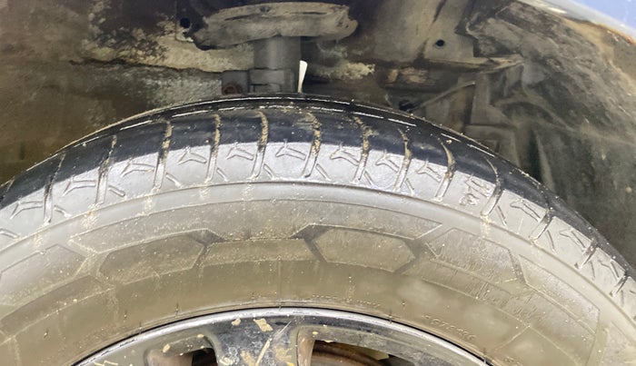 2018 Maruti Ertiga ZXI+, Petrol, Manual, 87,458 km, Right Front Tyre Tread