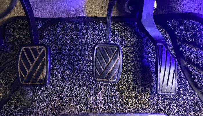 2018 Maruti Ertiga ZXI+, Petrol, Manual, 87,458 km, Pedals