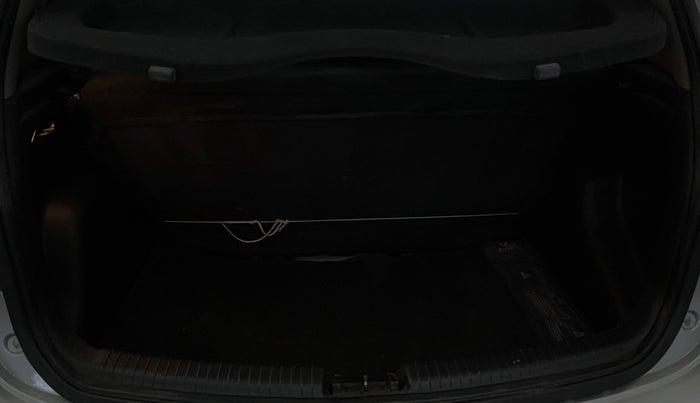 2015 Hyundai Grand i10 MAGNA 1.2 KAPPA VTVT, Petrol, Manual, 96,525 km, Boot Inside