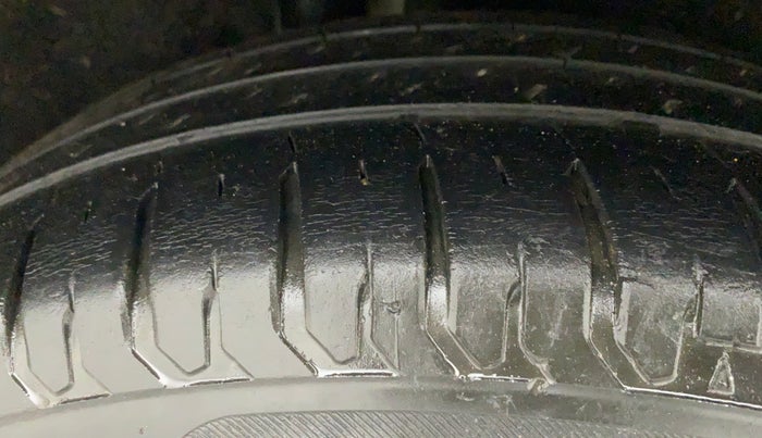 2015 Ford Ecosport TREND 1.5L PETROL, CNG, Manual, Right Rear Tyre Tread