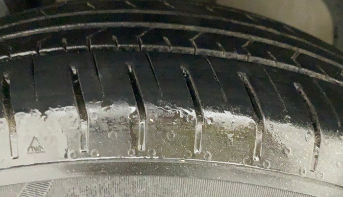 2015 Ford Ecosport TREND 1.5L PETROL, CNG, Manual, Left Front Tyre Tread