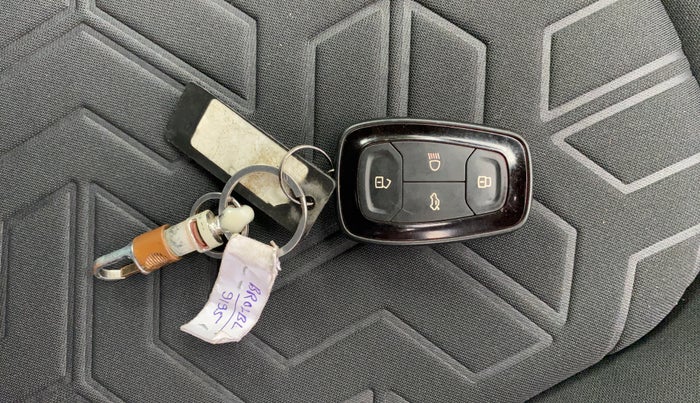 2023 Tata NEXON XZ PLUS PETROL, Petrol, Manual, 15,648 km, Key Close Up