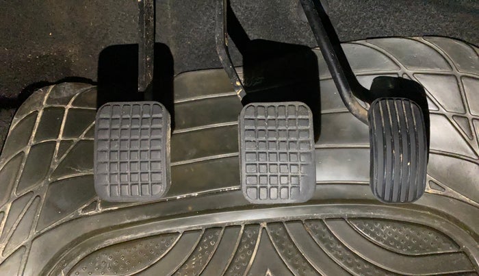 2016 Tata Tiago XZ PETROL, CNG, Manual, 40,442 km, Pedals