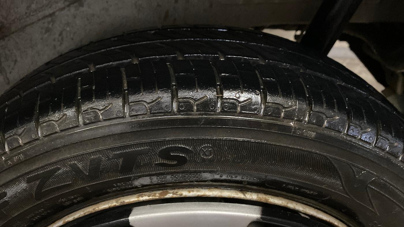2015 Maruti Wagon R 1.0 LXI, Petrol, Manual, 41,957 km, Right Front Tyre Tread