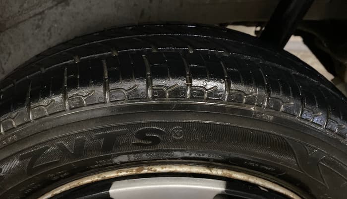 2015 Maruti Wagon R 1.0 LXI, Petrol, Manual, 41,957 km, Right Front Tyre Tread