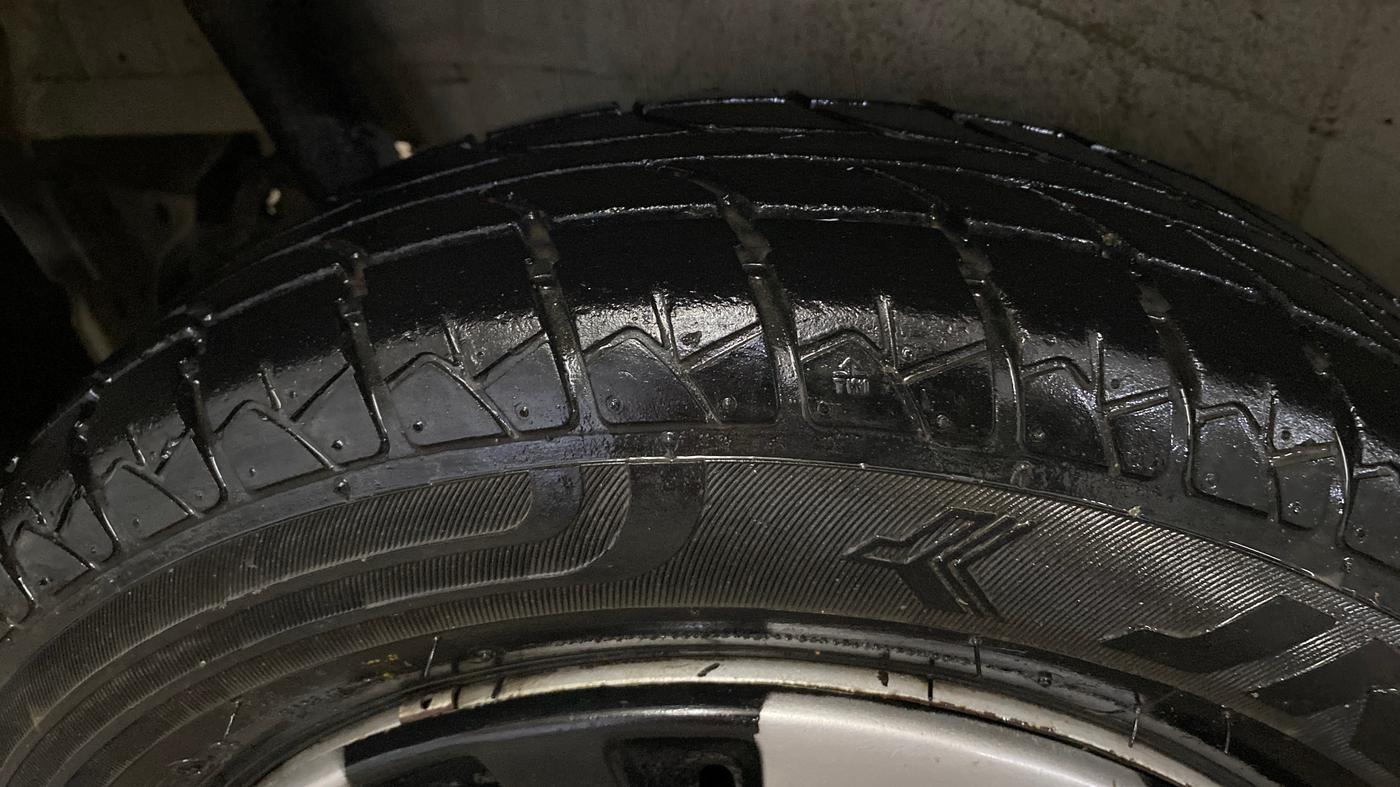 2015 Maruti Wagon R 1.0 LXI, Petrol, Manual, 41,957 km, Left Front Tyre Tread