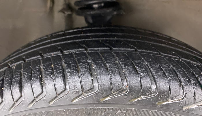 2014 Maruti Alto K10 VXI, Petrol, Manual, 53,179 km, Right Front Tyre Tread