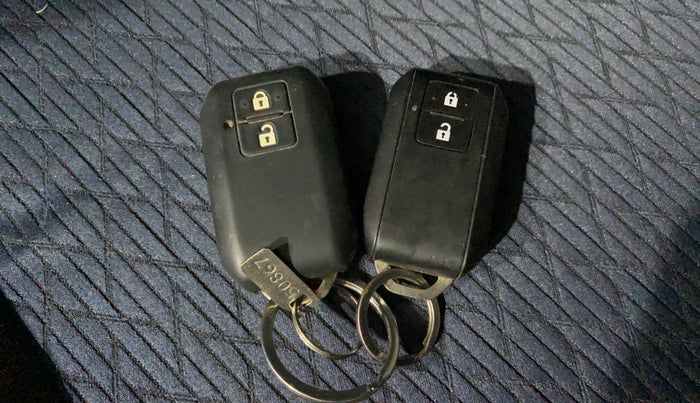 2019 Maruti Baleno ZETA PETROL 1.2, Petrol, Manual, 50,672 km, Key Close Up