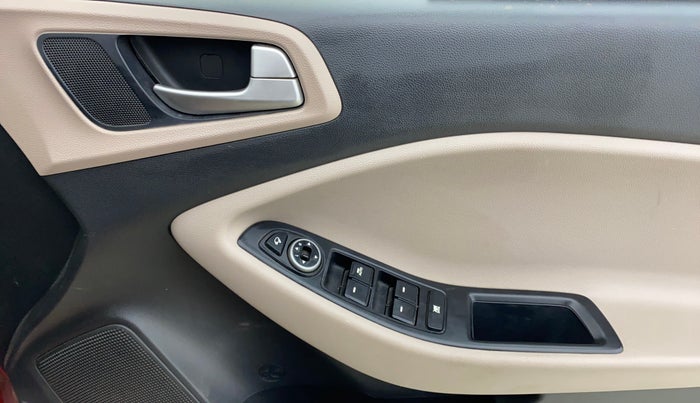 2019 Hyundai Elite i20 ASTA 1.2 (O), CNG, Manual, 89,154 km, Driver Side Door Panels Control