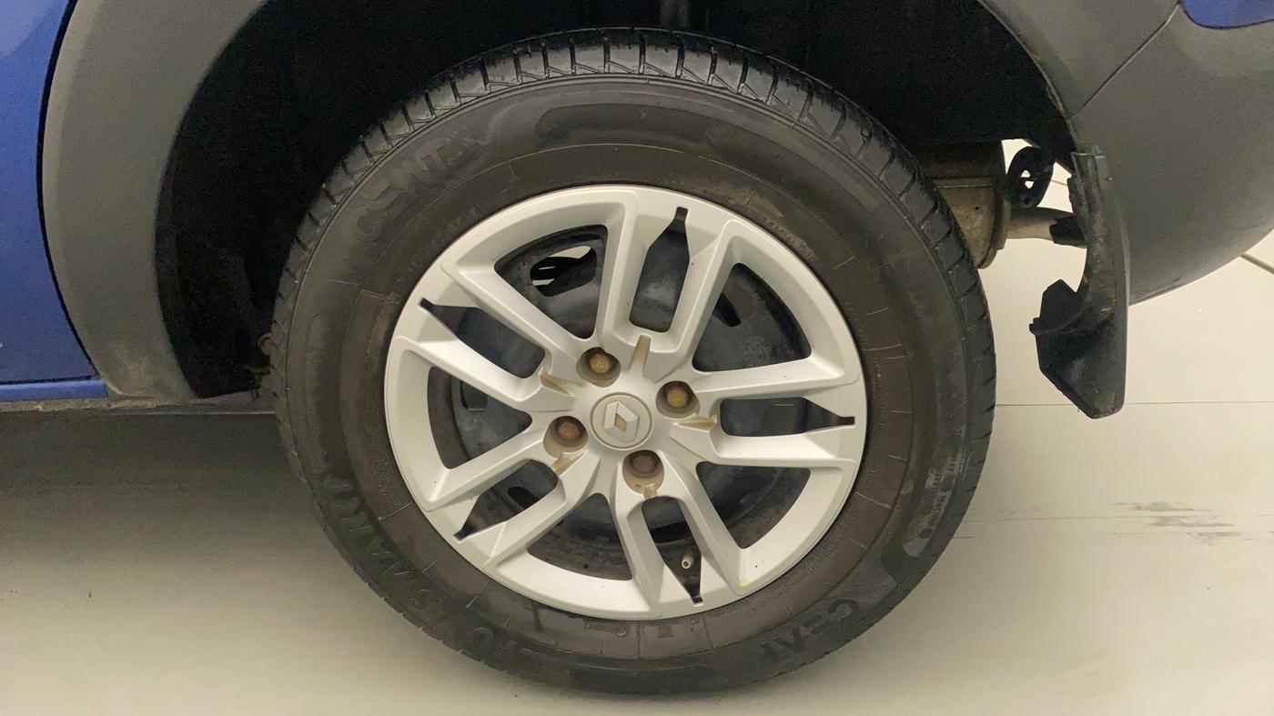 2019 Renault TRIBER RXT, Petrol, Manual, 30,435 km, Left Rear Wheel