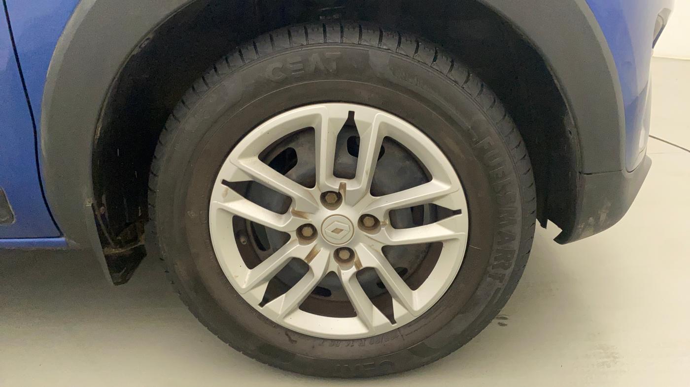 2019 Renault TRIBER RXT, Petrol, Manual, 30,435 km, Right Front Wheel