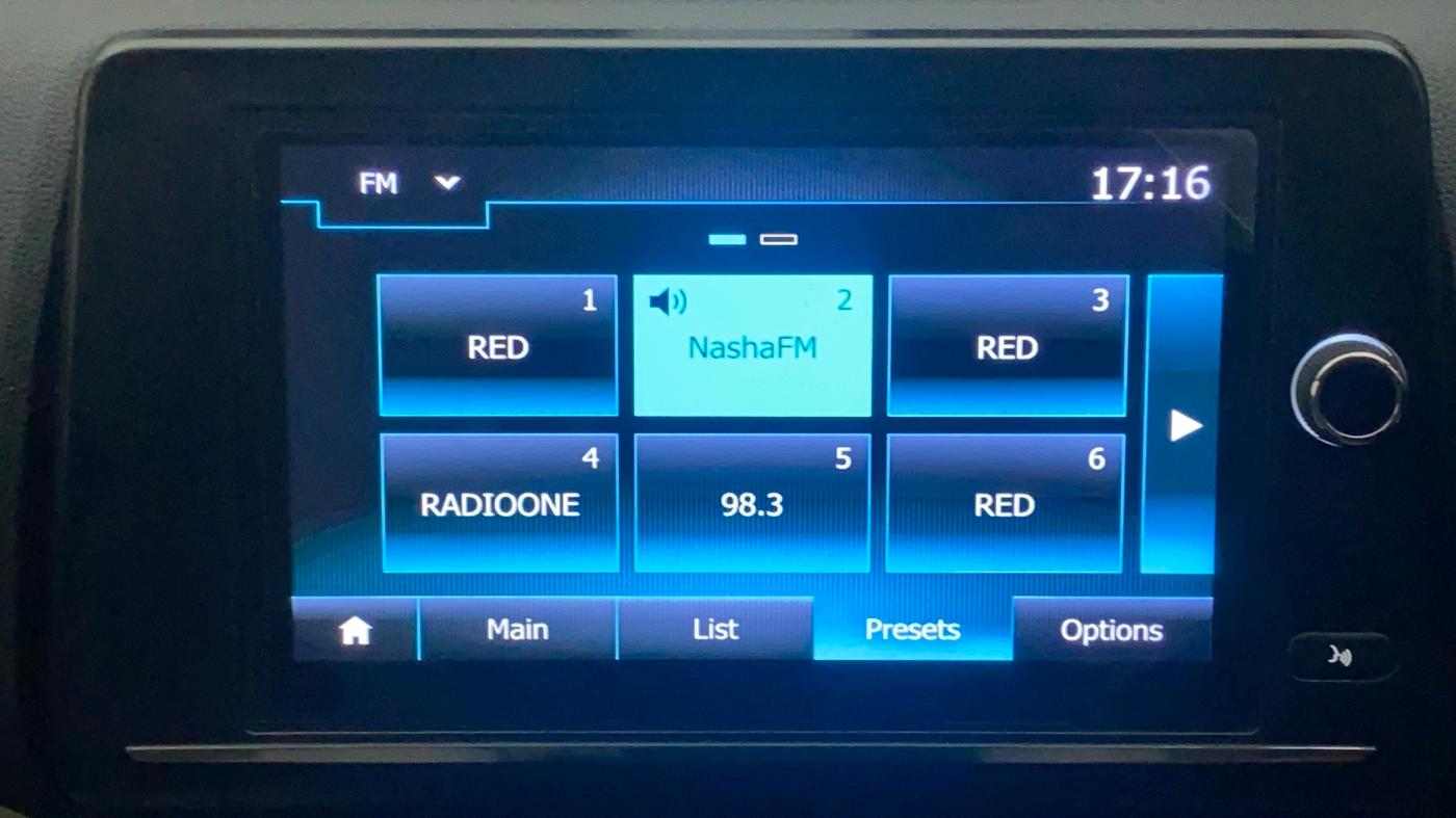 2019 Renault TRIBER RXT, Petrol, Manual, 30,435 km, Infotainment System