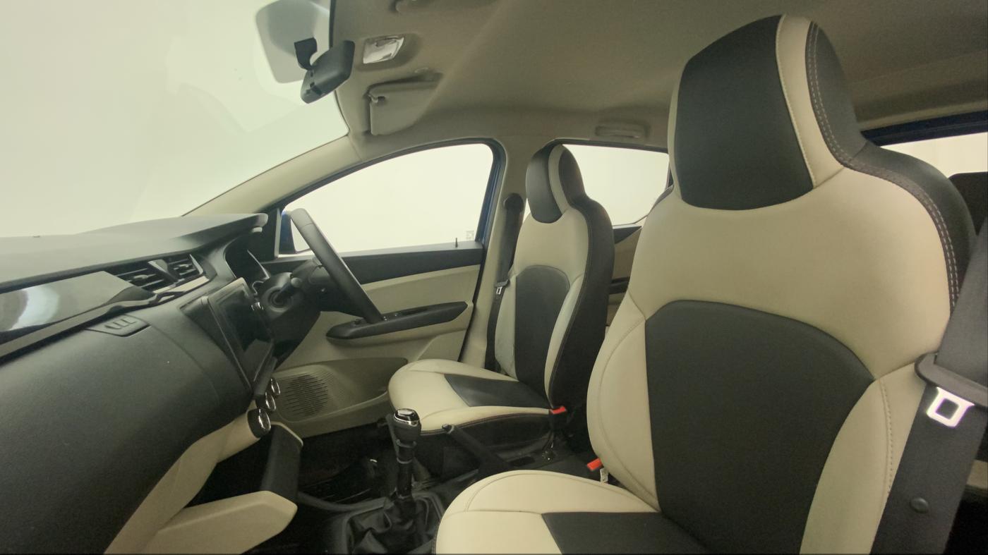 2019 Renault TRIBER RXT, Petrol, Manual, 30,435 km, Right Side Front Door Cabin