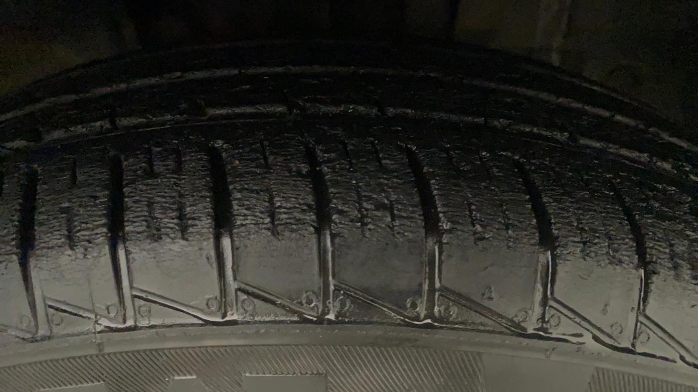 2019 Renault TRIBER RXT, Petrol, Manual, 30,435 km, Right Front Tyre Tread