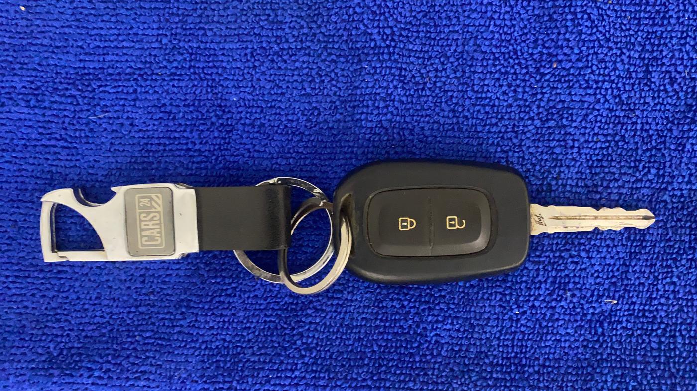 2019 Renault TRIBER RXT, Petrol, Manual, 30,435 km, Key Close Up