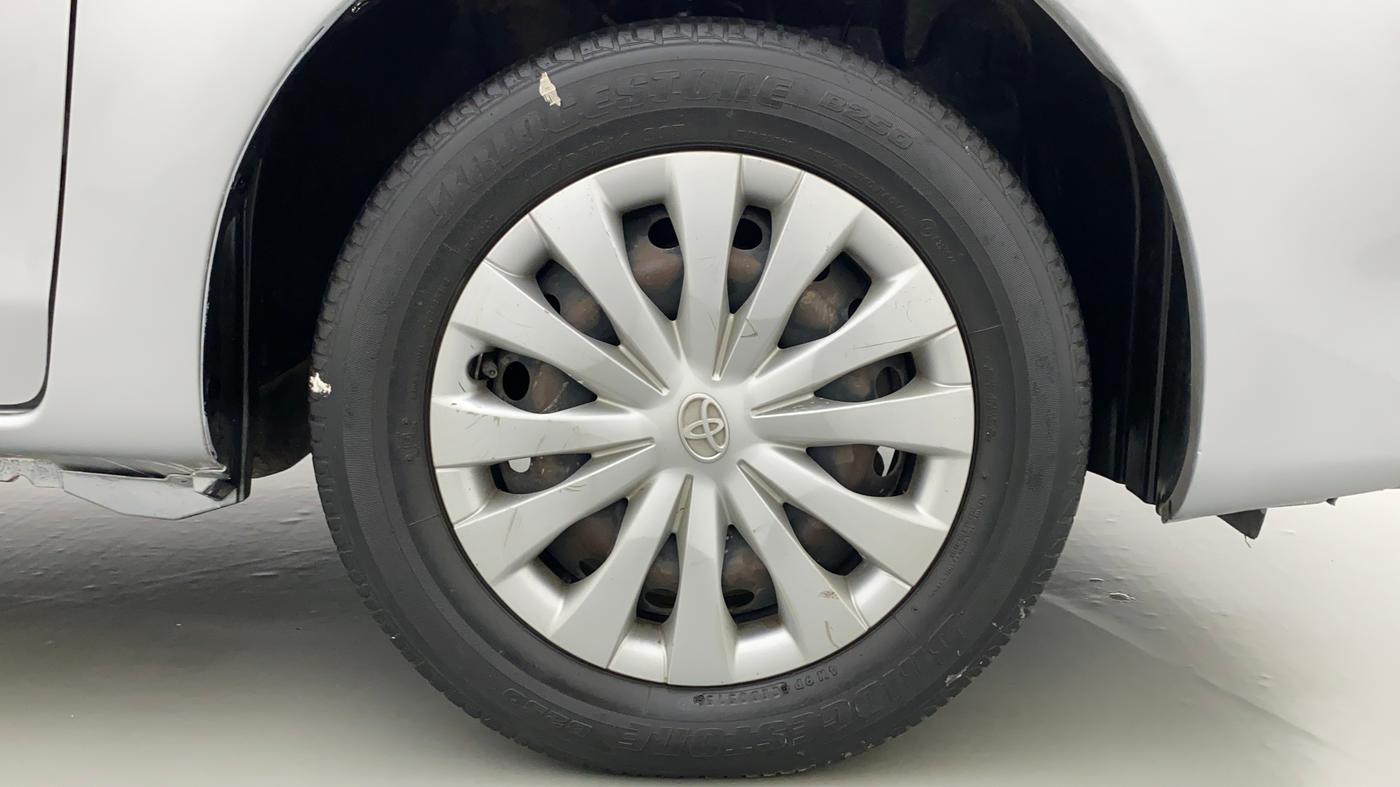 2015 Toyota Etios Liva V, Petrol, Manual, 56,536 km, Right Front Wheel