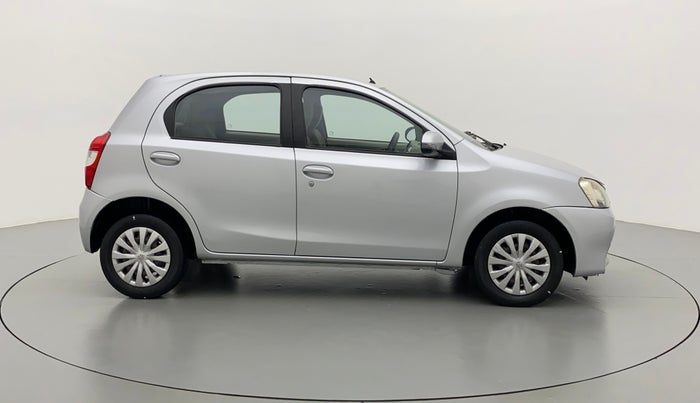 2015 Toyota Etios Liva V, Petrol, Manual, 56,536 km, Right Side View
