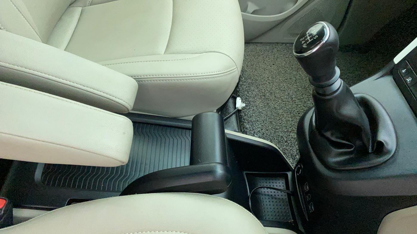 2019 Mahindra MARAZZO M8 7 STR, Diesel, Manual, 49,964 km, Gear Lever