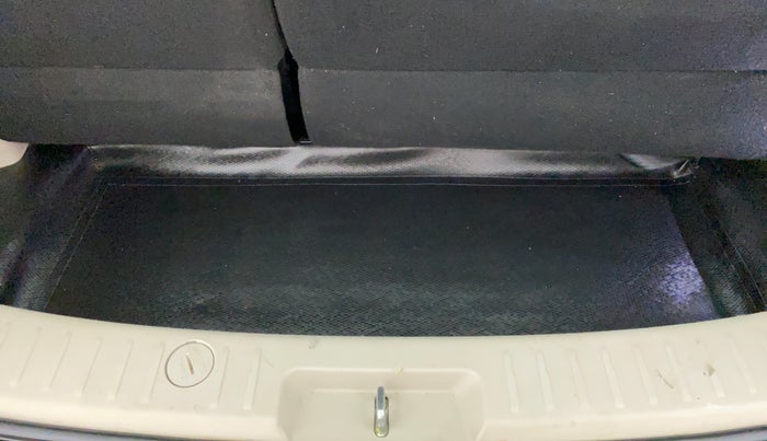 2019 Mahindra MARAZZO M8 7 STR, Diesel, Manual, 49,964 km, Boot Inside