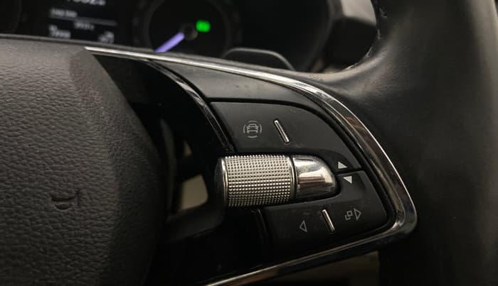 2022 Skoda SLAVIA AMBITION 1.0L TSI AT, Petrol, Automatic, 24,879 km, Adaptive Cruise Control