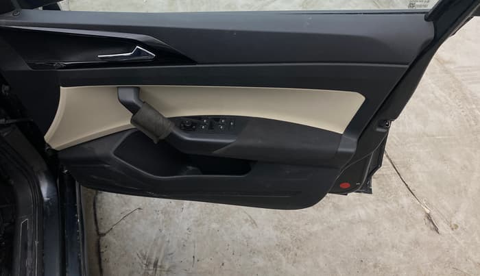 2022 Skoda SLAVIA AMBITION 1.0L TSI AT, Petrol, Automatic, 24,879 km, Driver Side Door Panels Control