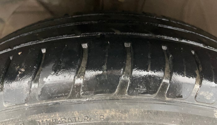 2019 Maruti Swift LXI, Petrol, Manual, 27,577 km, Left Front Tyre Tread