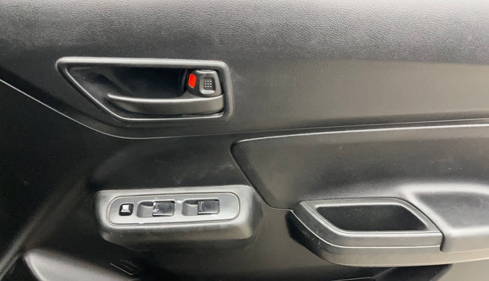 2019 Maruti Swift LXI, Petrol, Manual, 27,577 km, Driver Side Door Panels Control