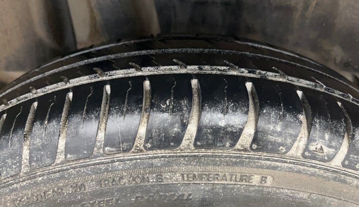 2019 Maruti Swift LXI, Petrol, Manual, 27,577 km, Right Rear Tyre Tread