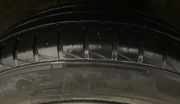 2021 Hyundai Grand i10 SPORTZ 1.2 KAPPA VTVT, Petrol, Manual, 29,791 km, Left Rear Tyre Tread