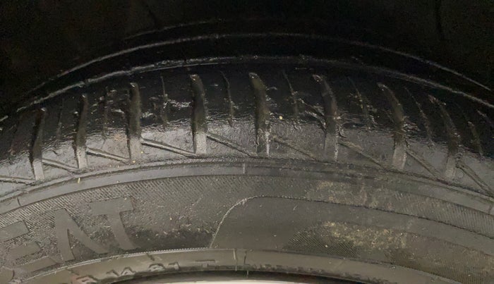 2021 Hyundai Grand i10 SPORTZ 1.2 KAPPA VTVT, Petrol, Manual, 29,791 km, Right Front Tyre Tread