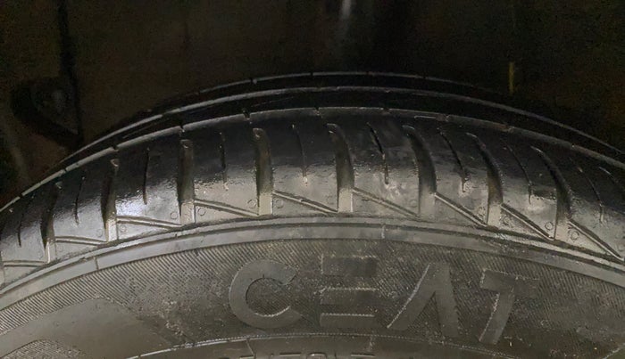 2021 Hyundai Grand i10 SPORTZ 1.2 KAPPA VTVT, Petrol, Manual, 29,791 km, Right Rear Tyre Tread